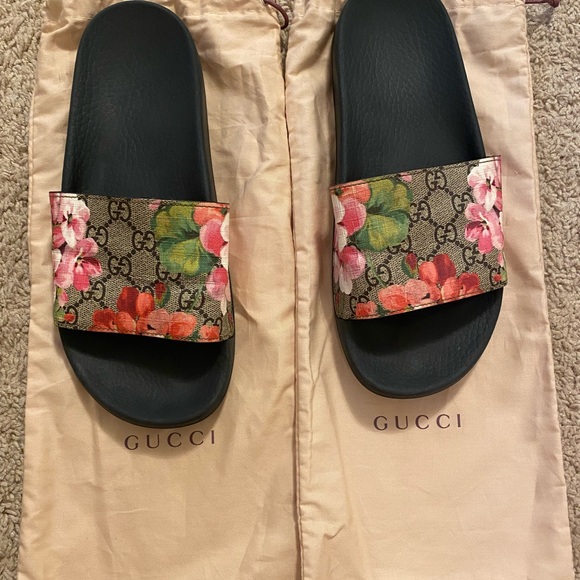 Gucci Slides - Picture 7 of 8